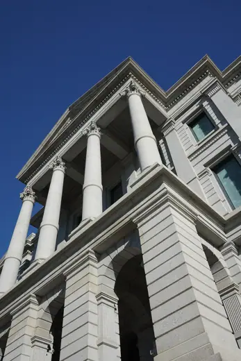 Photo 4: Exterior