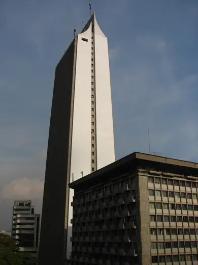 Photo 4: Exterior · Edificio Coltejer
