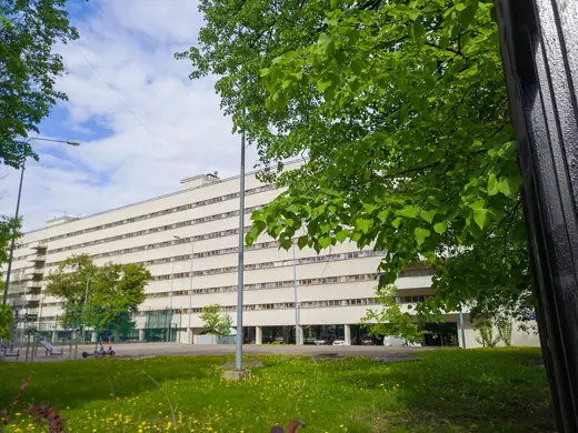 Photo 5: Exterior
