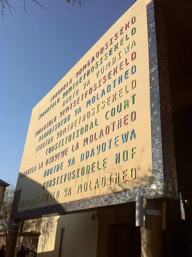 Photo 4: Exterior