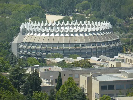 Photo 2: Exterior