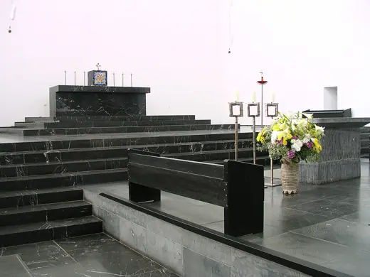 Photo 2: Exterior · Aachen, Fronleichnamskirche, Chor