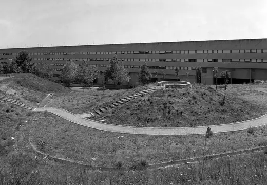 Photo 2: Exterior · Corviale agosto 1988