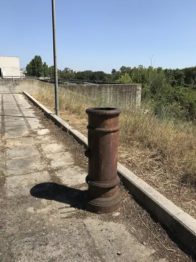 Photo 3: Exterior · abandoned drinking fountain Corviale