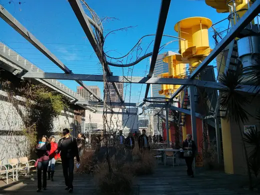 Photo 4: Context