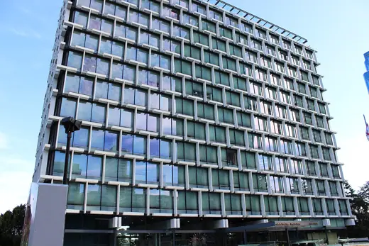 Photo 1: Exterior