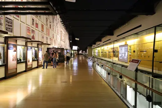 Photo 2: Interior