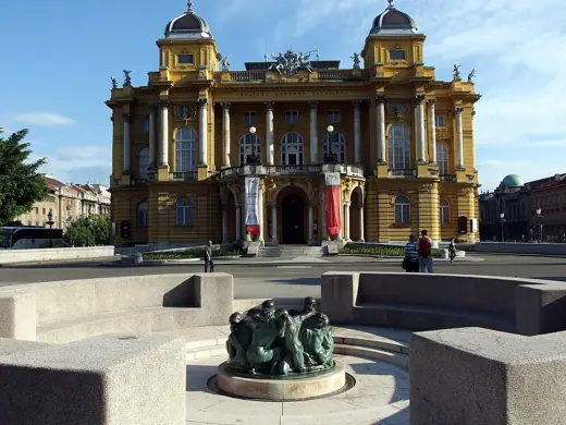 Photo 2: Exterior · 2013-06-09 in Zagreb