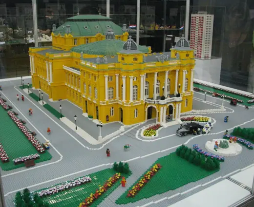 Photo 5: Model · LEGO Hrvatsko narodno kazalište u Zagrebu autor:Matija Pužar