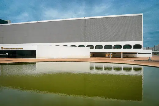 Photo 3: Exterior