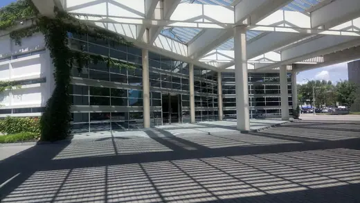 Photo 4: Exterior · Cummins HQ