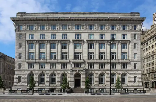 Photo 1: Exterior