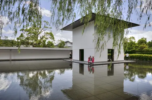 Photo 2: Exterior · D.T