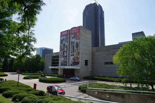 Photo 2: Exterior · The exterior of the Dallas Museum of Art in Dallas , Texas ( United States )