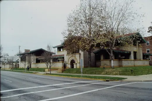 Photo 2: Exterior