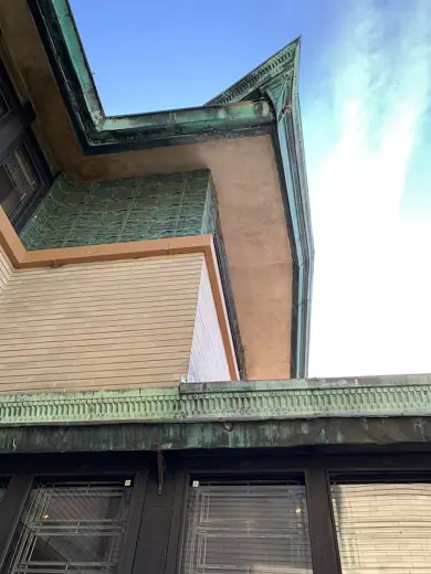 Photo 4: Exterior