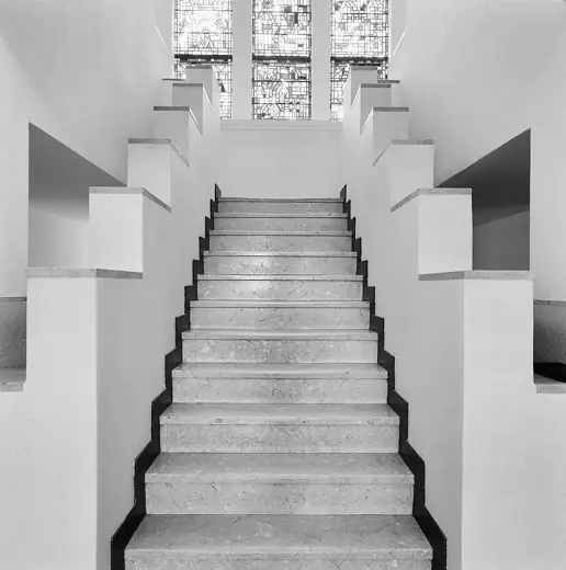 Photo 3: Interior