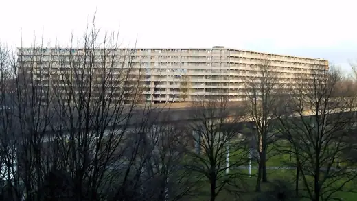 Photo 2: Exterior · Honingraatflat Kleiburg in de winter van 2015, vanaf Groeneveen
