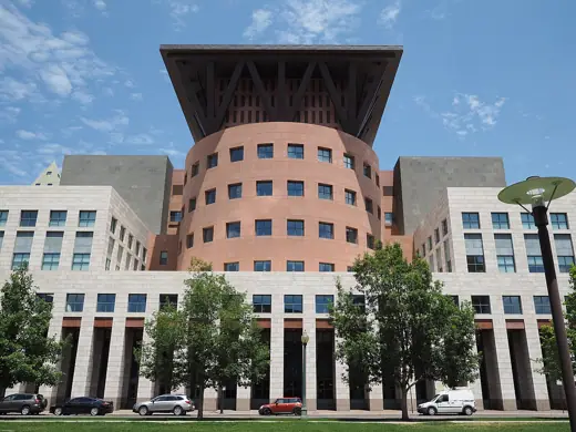 Photo 3: Exterior