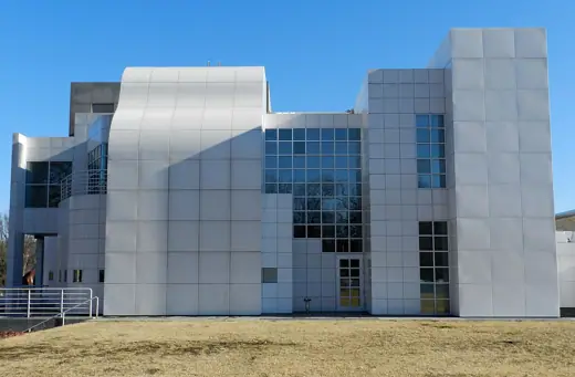 Photo 3: Exterior · Des Moines Art Center in Des Moines, Iowa
