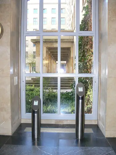 Photo 6: Interior