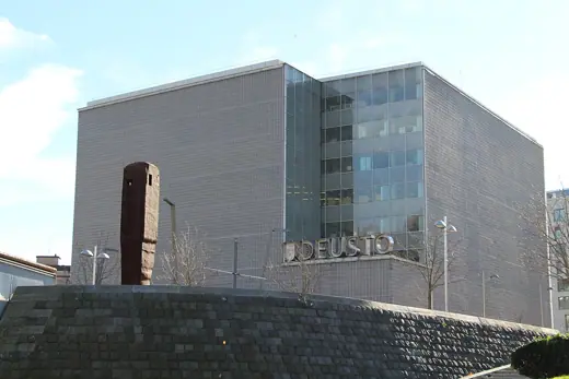 Photo 2: Exterior · (Abando) Calle de Ramón Rubial Deusto University Library