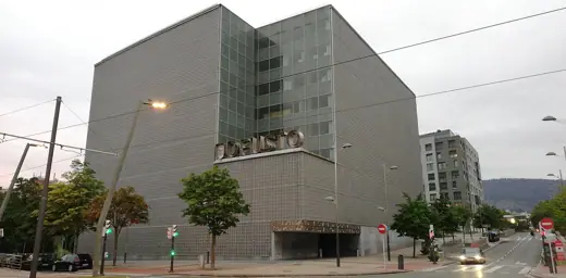 Photo 3: Exterior · Biblioteca de la Universidad de Deusto - Centro de Documentación Europea (biblioteca en España)