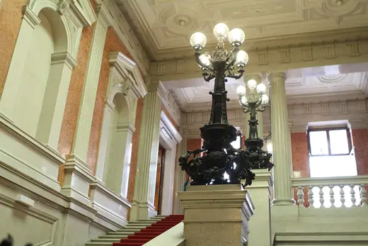Photo 5: Interior