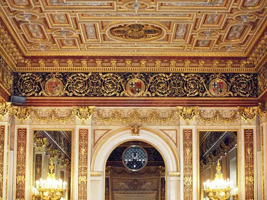 Photo 6: Interior