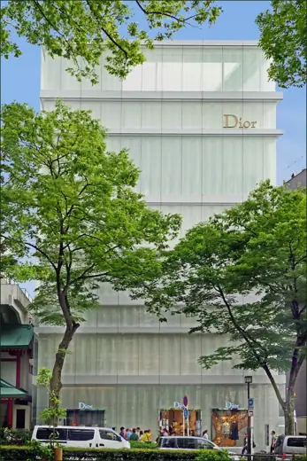 Photo 5: Interior · L'immeuble Dior sur la rue Omotesando a été conçu par l'agence SANAA en 2003