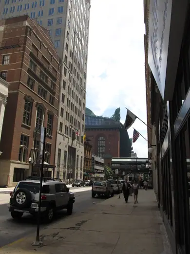 Photo 2: Exterior