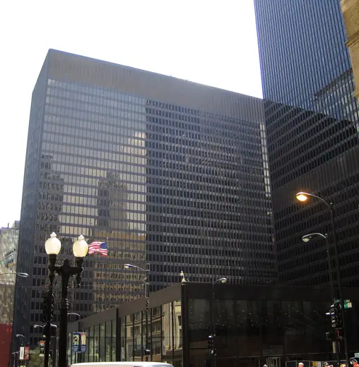 Photo 4: Exterior