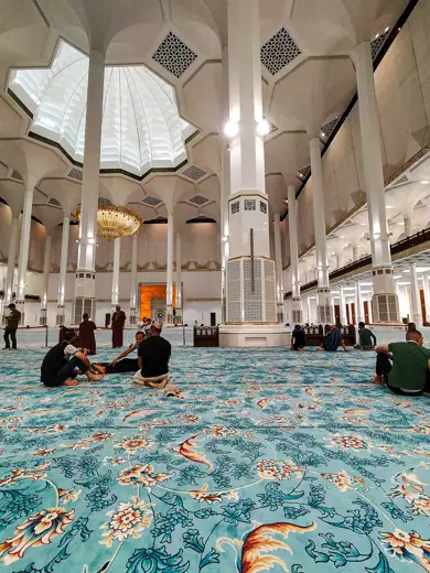 Photo 6: Interior · The prayer room of Djamaâ El Djazaïr