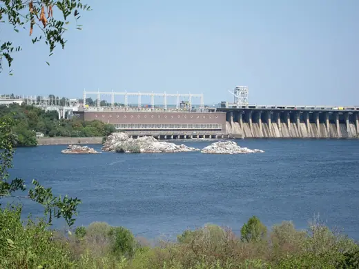 Photo 6: Context · Dnieper Hydroelectric Station photo, view from Khortytsia island, Zaporizhzhia, Ukraine