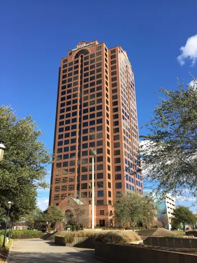 Photo 4: Exterior · Dominion Tower, 999 Waterside Dr Norfolk Virginia USA