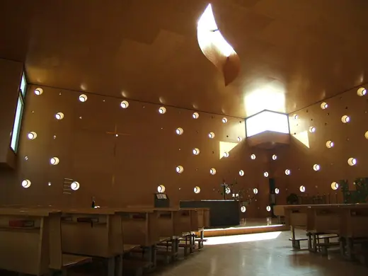 Photo 6: Interior · Interior of Donaucity-Church in Vienna 22nd district