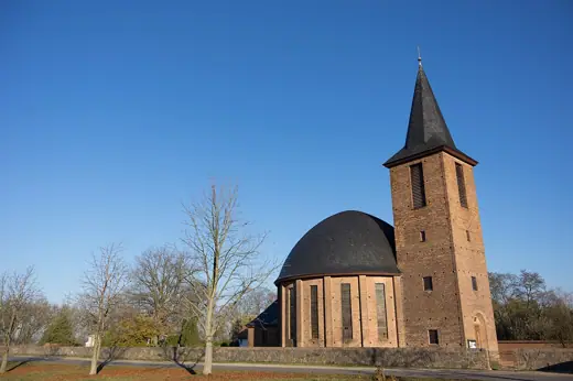 Photo 2: Exterior