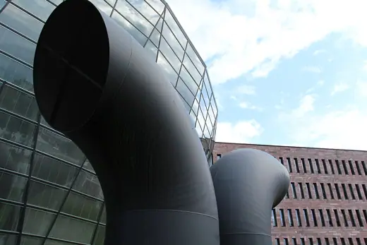 Photo 3: Exterior