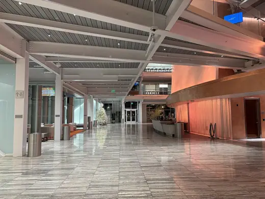 Photo 4: Interior