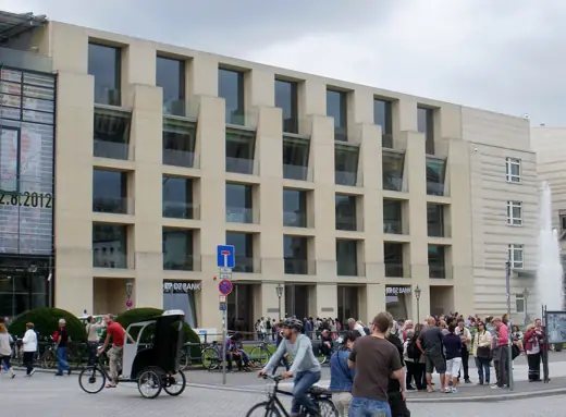 Photo 4: Exterior · Ambasciata americana a Berlino, Pariser Platz