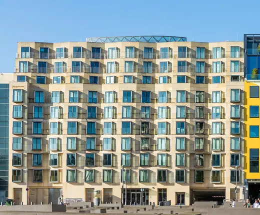 Photo 5: Exterior · DZ-Bank-Gebäude am Pariser Platz, Ansicht Rückseite Behrenstraße