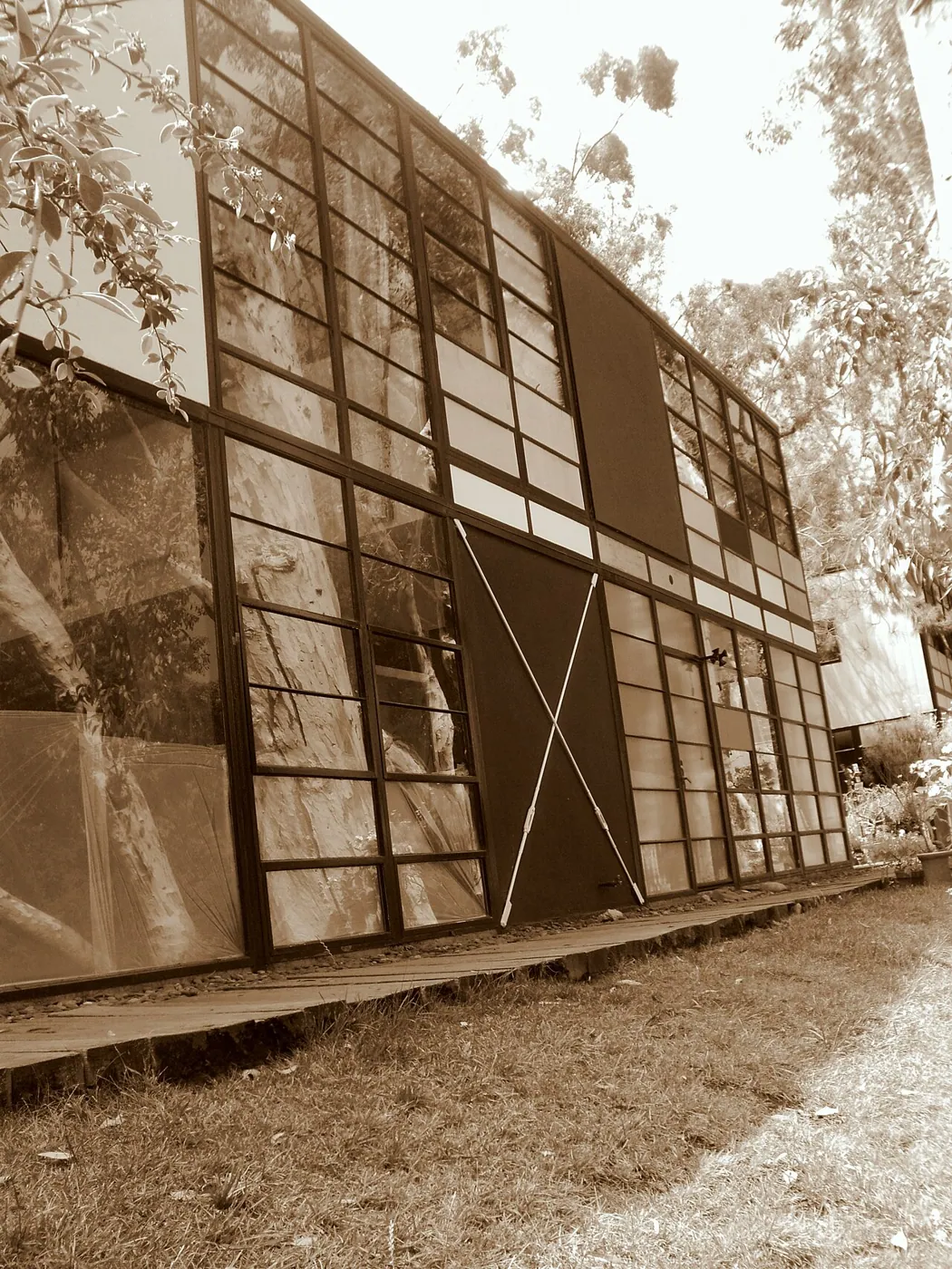 Eames House: Context
