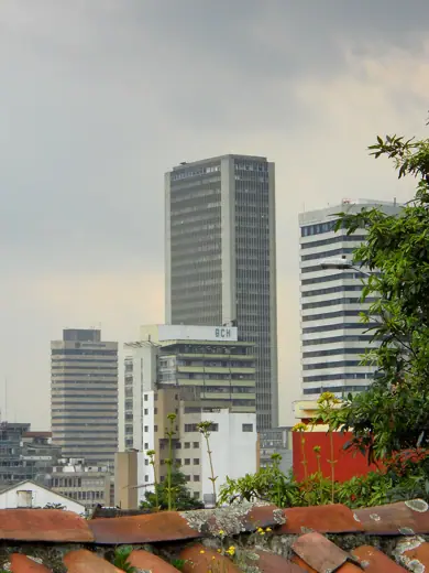 Photo 3: Exterior · Edifico Avianca desde La Candelaria