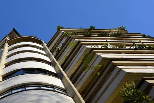 Photo 2: Exterior · Edificio Basurto, built between 1941 to 1945 by Francisco J