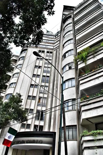 Photo 3: Exterior