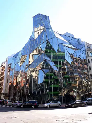 Photo 1: Exterior