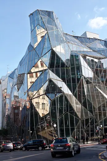 Photo 3: Exterior