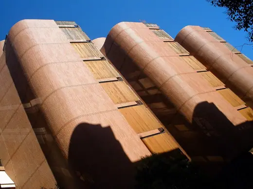 Photo 5: Exterior · Madrid - Edificio Girasol (Calle de José Ortega y Gasset nº 23)