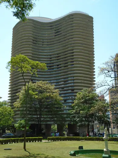 Photo 3: Exterior