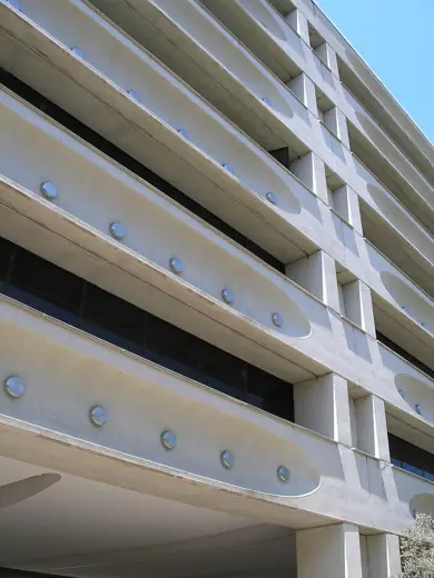 Photo 2: Exterior
